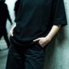 Justizia Oversize T-Shirt von vorn getragen, gestickte Wordmark, Oversize-Passform